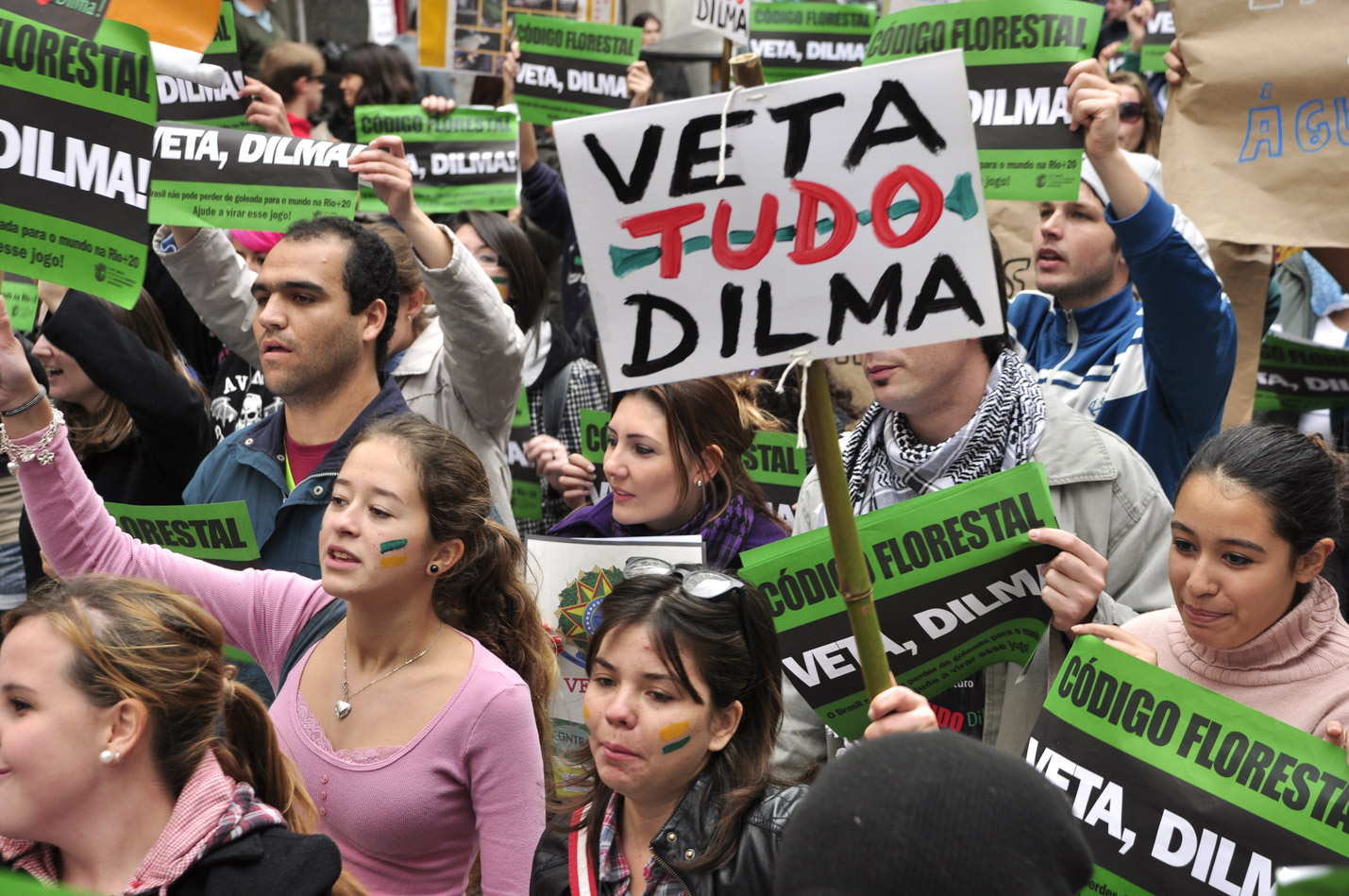 VETA TUDO DILMA