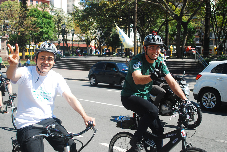 Gustavo Fruet dá exemplo no Dia Mundial Sem Carro