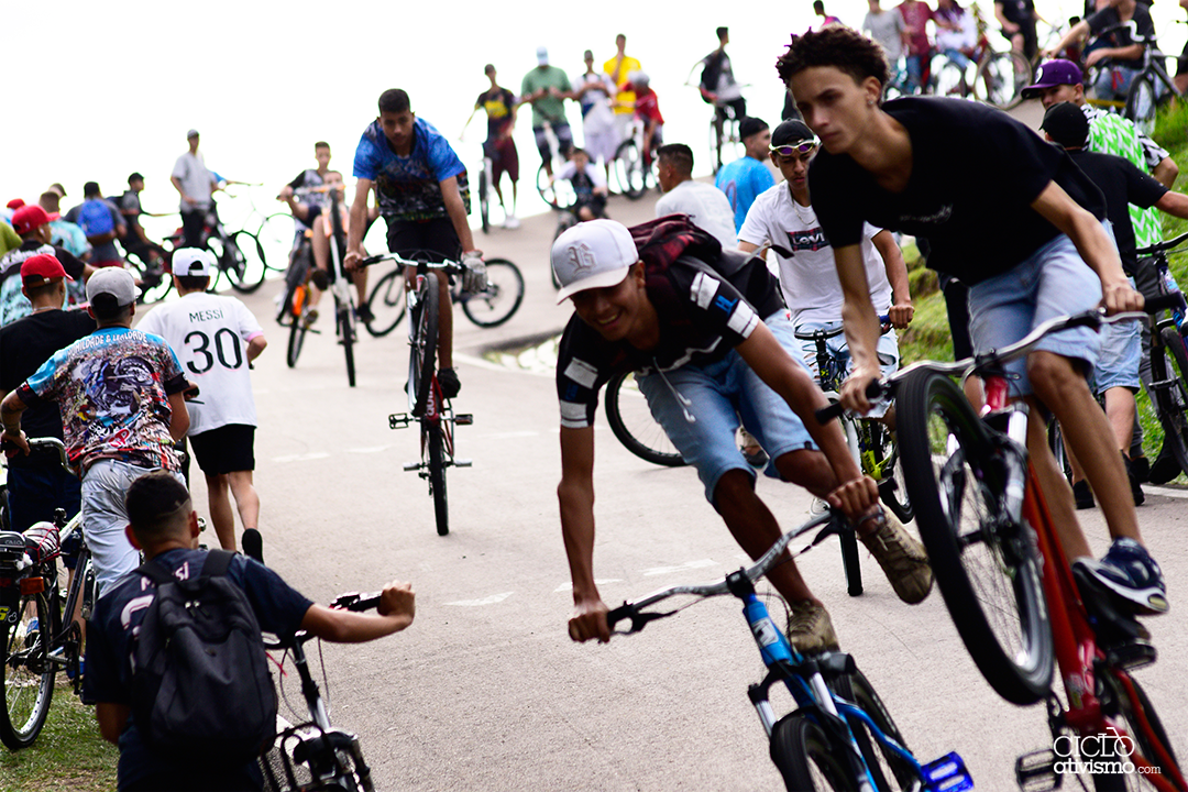 GRAU NO ENCONTRO DE BIKES 