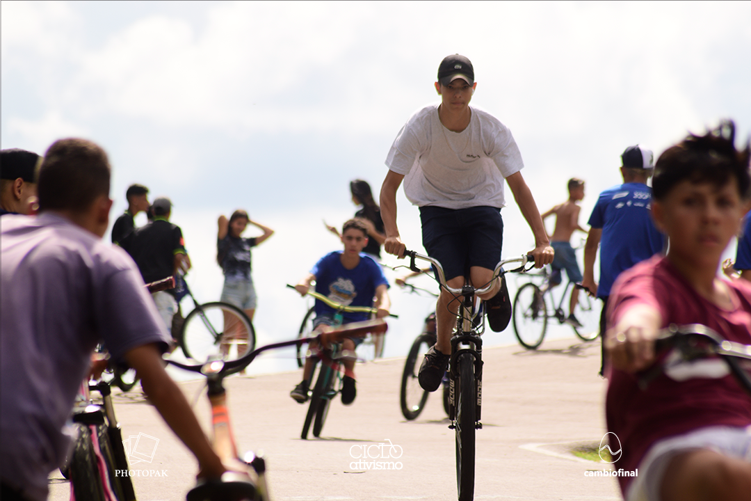 GRAU NO ENCONTRO DE BIKES 